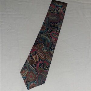 Surrey Paisley Print Men’s Tie – Vintage Vibes, Timeless Style
